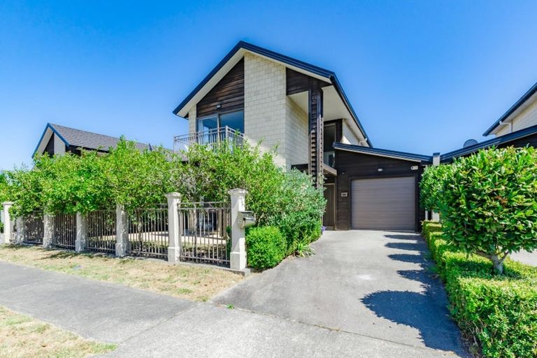 Photo of property in 19 Bluewater Place, Paraparaumu, 5032