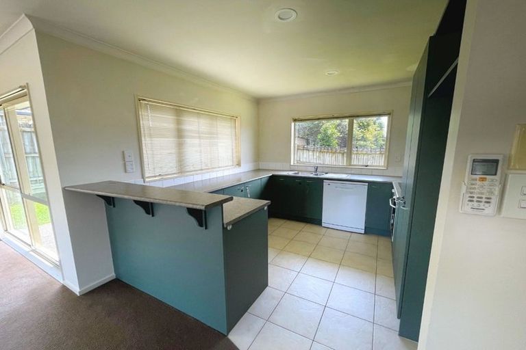 Photo of property in 28 Raphoe Road, Flat Bush, Auckland, 2019