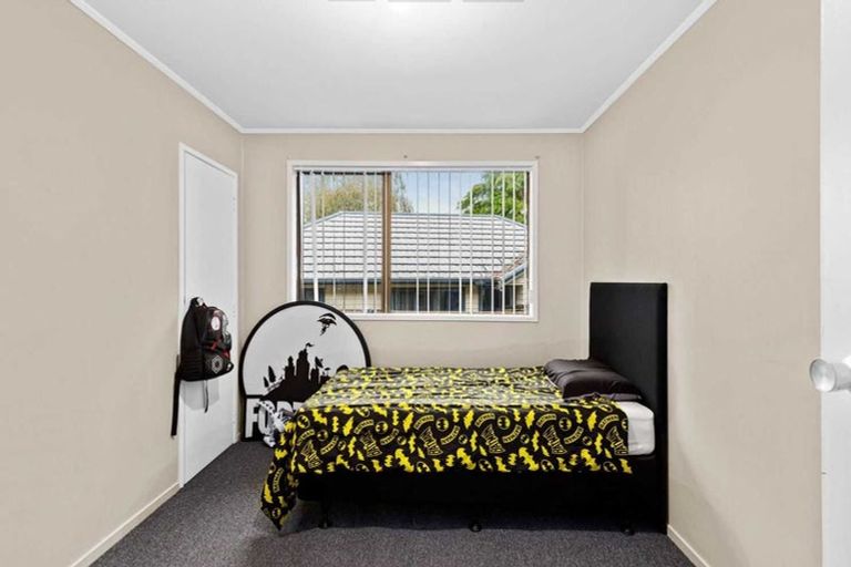 Photo of property in 22 Peterhouse Place, West Harbour, Auckland, 0618