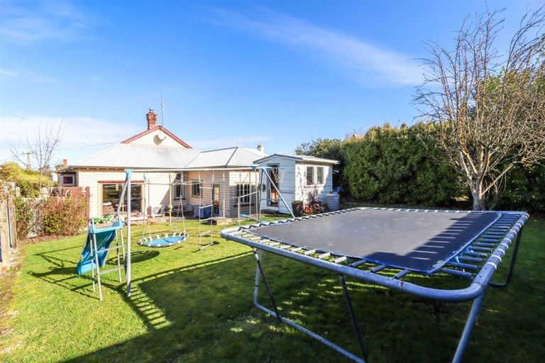 Photo of property in 27 Roslyn Terrace, West End, Timaru, 7910