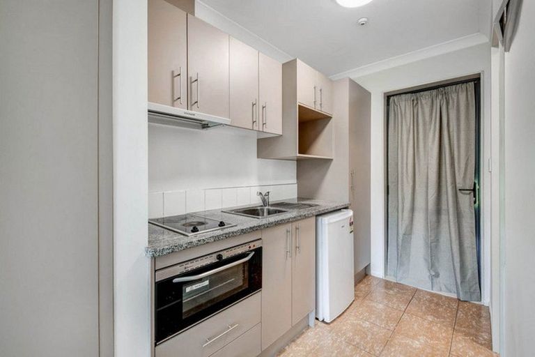 Photo of property in 2b/25 Weranui Road, Waiwera, Orewa, 0994