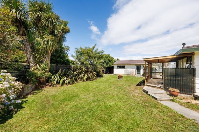 Photo of property in 3 Clutha Place, Westbrook, Palmerston North, 4412