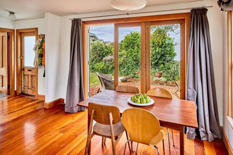 Photo of property in 33 Harland Street, Brooklyn, Wellington, 6021