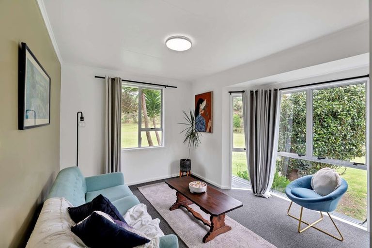 Photo of property in 3265 South Head Road, South Head, Helensville, 0874