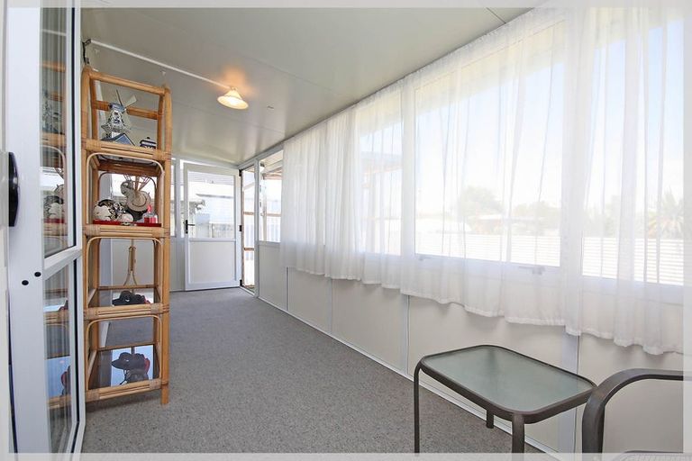 Photo of property in 8 Hart Street, Foxton Beach, Foxton, 4815