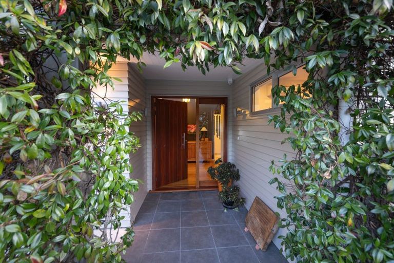 Photo of property in 72 Pahiatua Street, Hokowhitu, Palmerston North, 4410