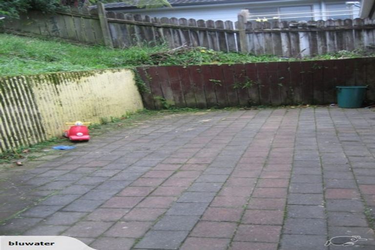 Photo of property in 4 Sasanqua Way, Crofton Downs, Wellington, 6035