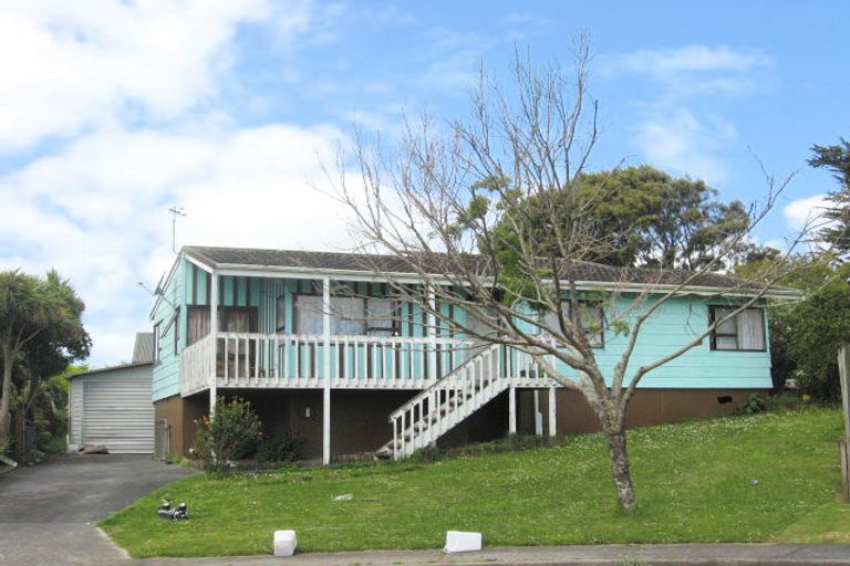 Photo of property in 22 Stoll Place, Clendon Park, Auckland, 2103