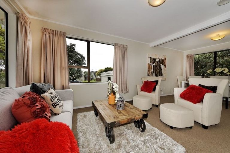 Photo of property in 11 Armada Drive, Ranui, Auckland, 0612