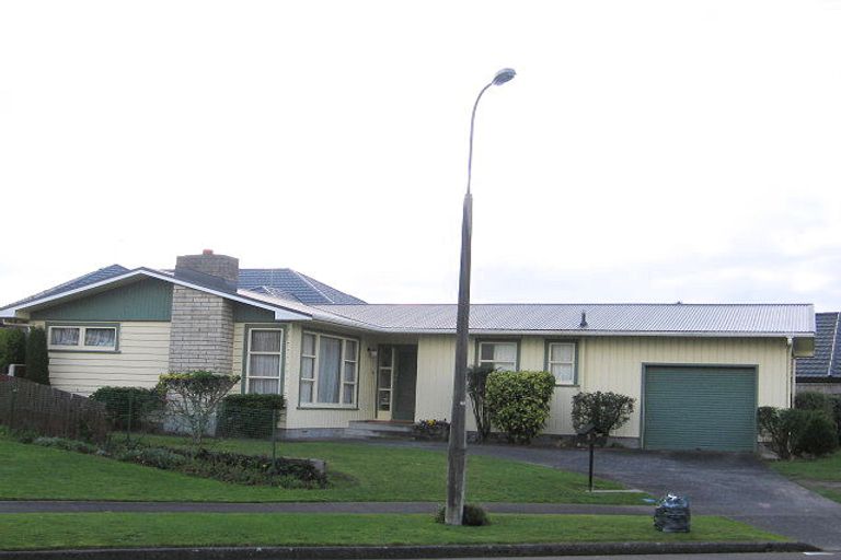 Photo of property in 5 Tiraumea Street, Palmerston North, 4410