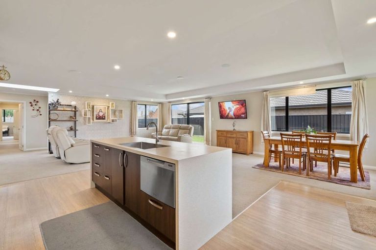 Photo of property in 98 Hoffman Court, Waikiwi, Invercargill, 9810