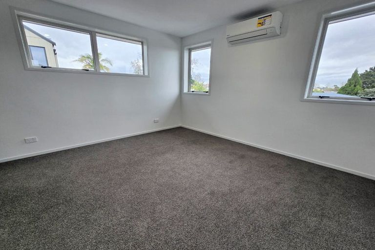 Photo of property in 16 Reiman Street, New Lynn, Auckland, 0600
