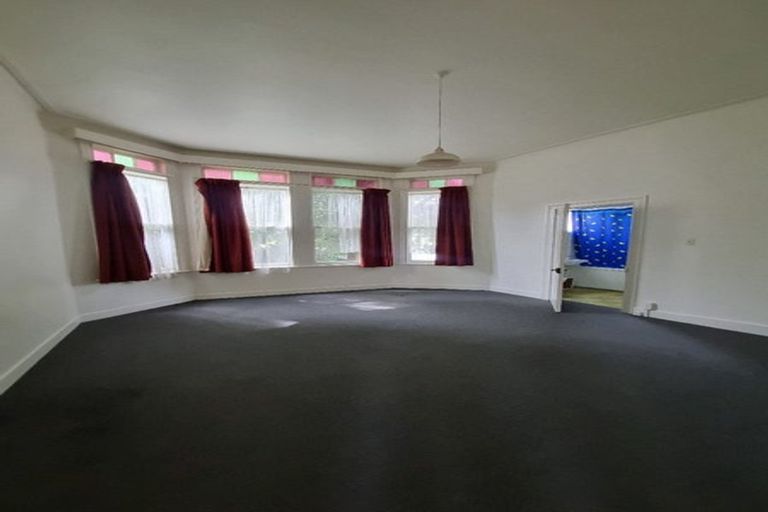 Photo of property in 11 Carlton Avenue, Gonville, Wanganui, 4501