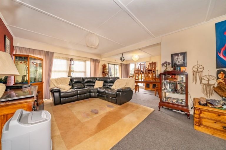 Photo of property in 2/27 Gemstone Drive, Birchville, Upper Hutt, 5018