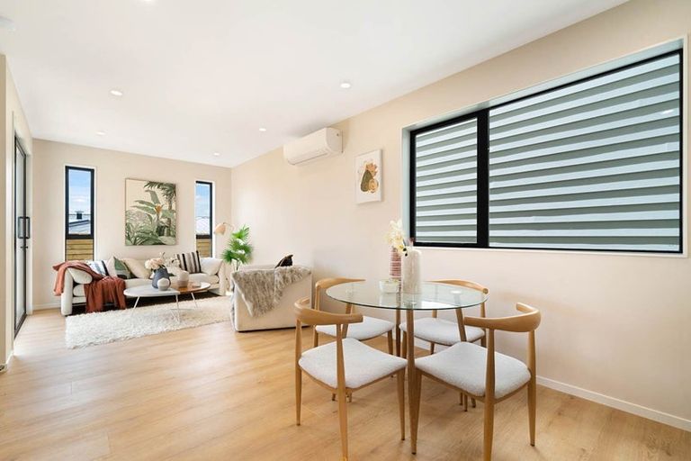 Photo of property in 8b Mason Street, New Lynn, Auckland, 0600