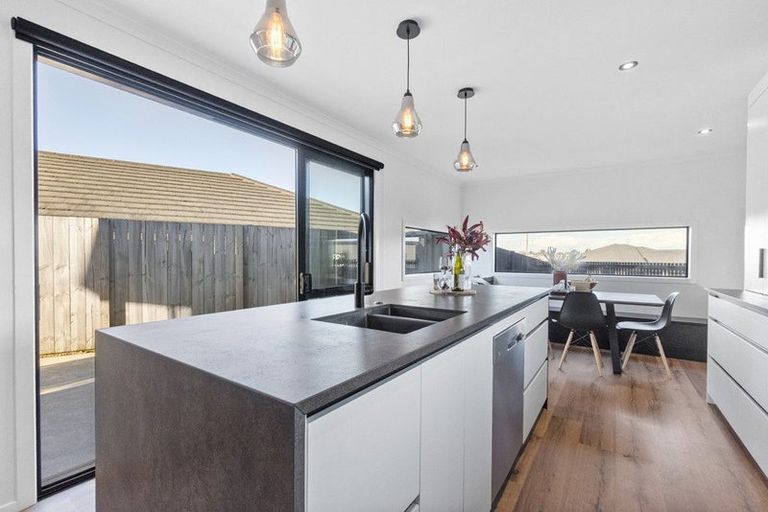 Photo of property in 17 Pragma Rise, Rototuna North, Hamilton, 3210