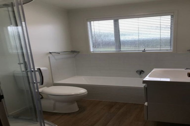 Photo of property in 1/15 Glastron Place, Bayview, Auckland, 0629