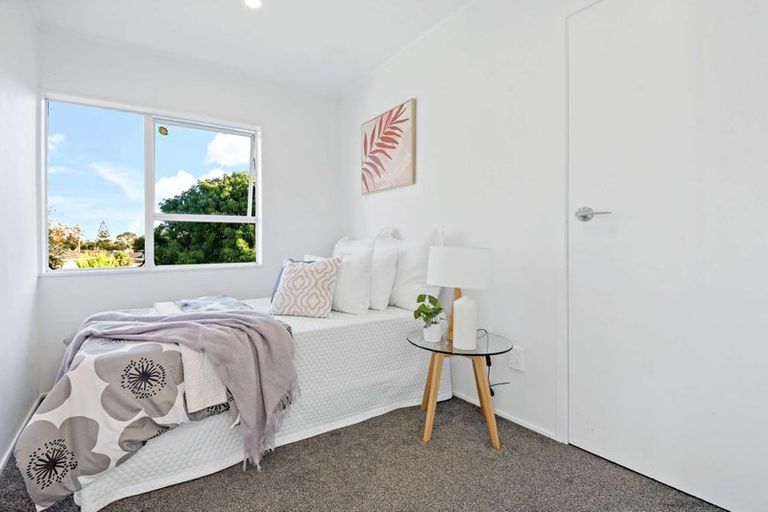 Photo of property in 2/52 Cherry Road, Bucklands Beach, Auckland, 2014