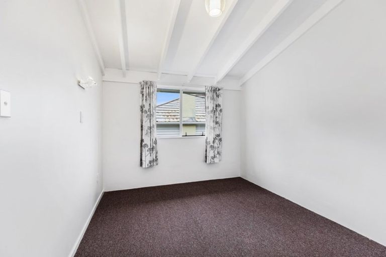 Photo of property in 24/125 Queens Drive, Lyall Bay, Wellington, 6022