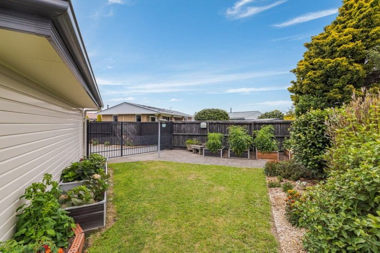 Photo of property in 10 Cowper Place, Avondale, Christchurch, 8061