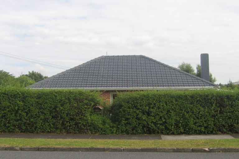 Photo of property in 70 Lynwood Road, New Lynn, Auckland, 0600