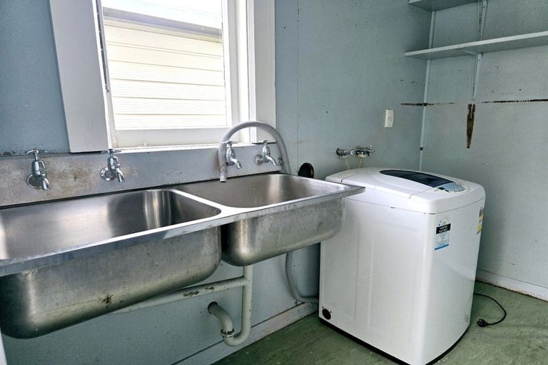 Photo of property in 16 Buller Street, Picton, 7220