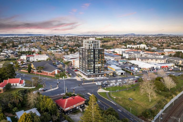 Photo of property in 906/1 Buscomb Avenue, Henderson, Auckland, 0610