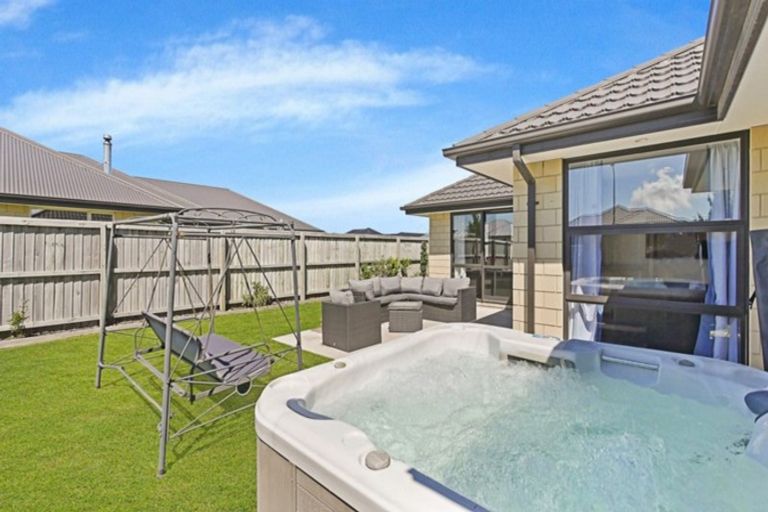 Photo of property in 32 Navy Loop, Rolleston, 7614