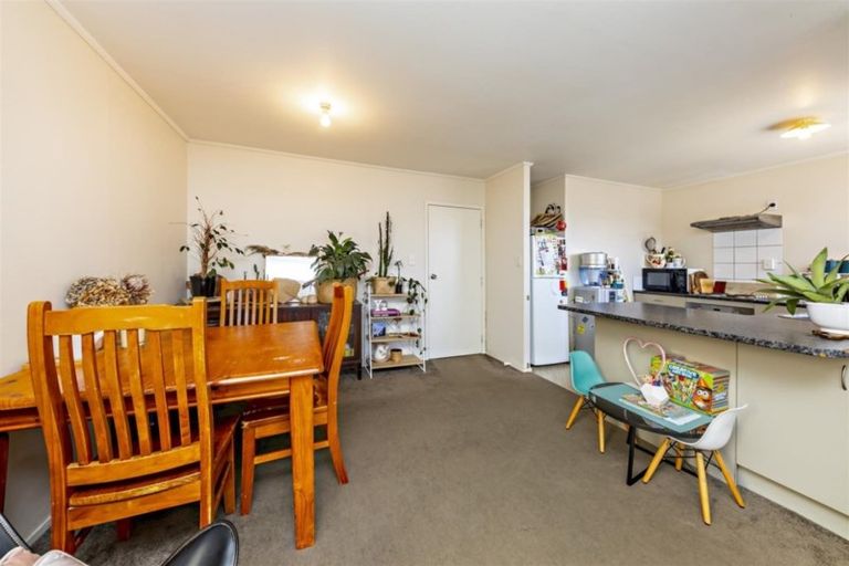 Photo of property in 6 Waterview Road, Favona, Auckland, 2024