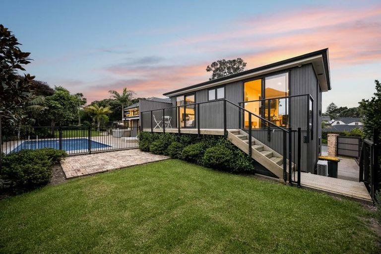 Photo of property in 35 Rock Isle Road, Torbay, Auckland, 0630