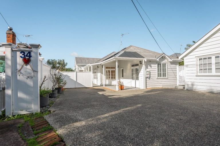 Photo of property in 34 William Bond Street, Stanley Point, Auckland, 0624
