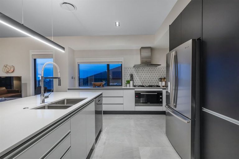 Photo of property in 19 Wangapeka Way, Aotea, Porirua, 5024