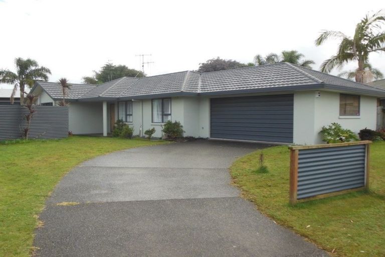 Photo of property in 43 Katerini Grove, Papamoa Beach, Papamoa, 3118