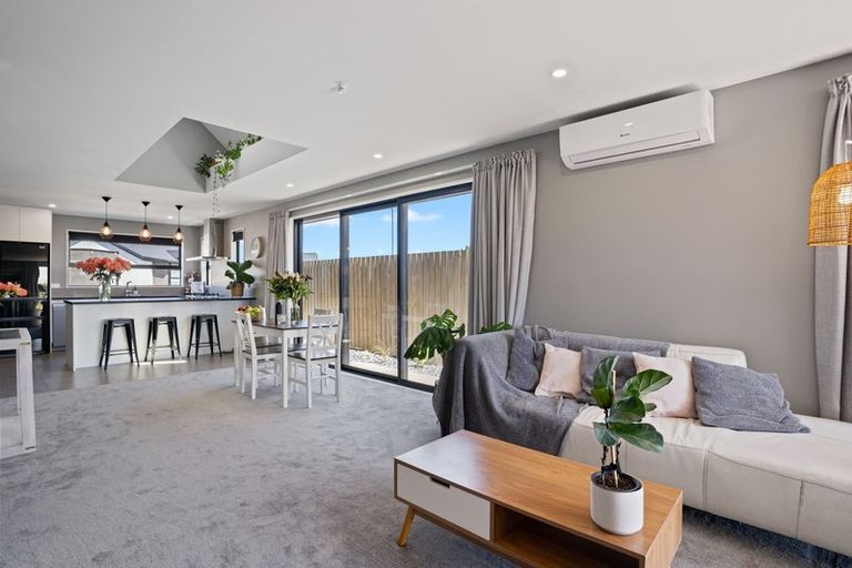 Photo of property in 39 Dow Square, Wigram, Christchurch, 8025