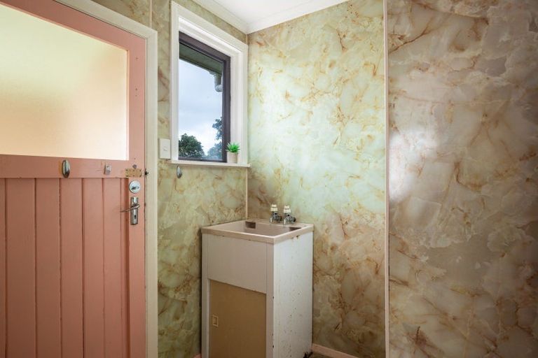 Photo of property in 10 Carey Street, Waitara, 4320