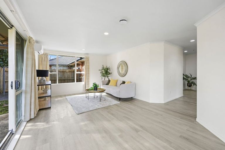 Photo of property in 14 Fernbrook Close, Burswood, Auckland, 2013
