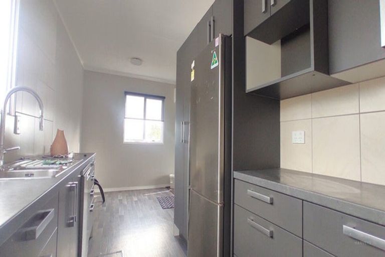 Photo of property in 2/112 View Road, Sunnyvale, Auckland, 0612