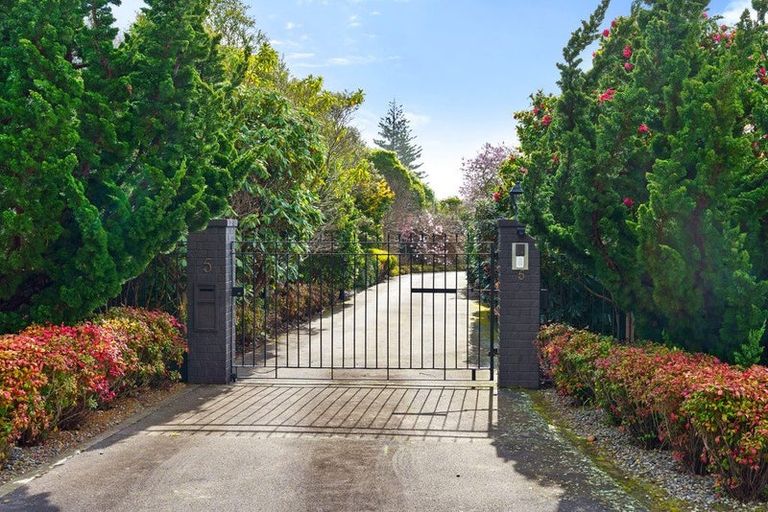 Photo of property in 5 Lavinia Grove, Waikanae Beach, Waikanae, 5036