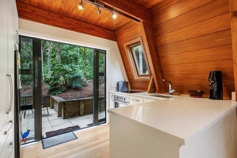 Photo of property in 36 Titirangi Beach Road, Titirangi, Auckland, 0604