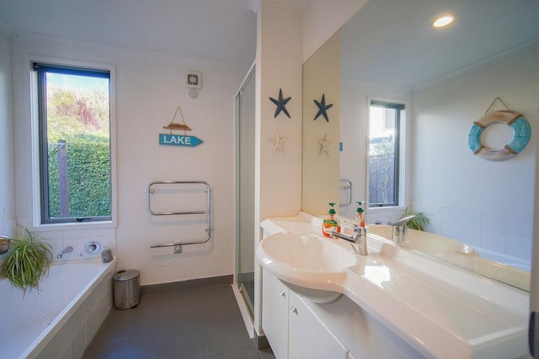 Photo of property in 9 Meadowbrook Place, Wanaka, 9305