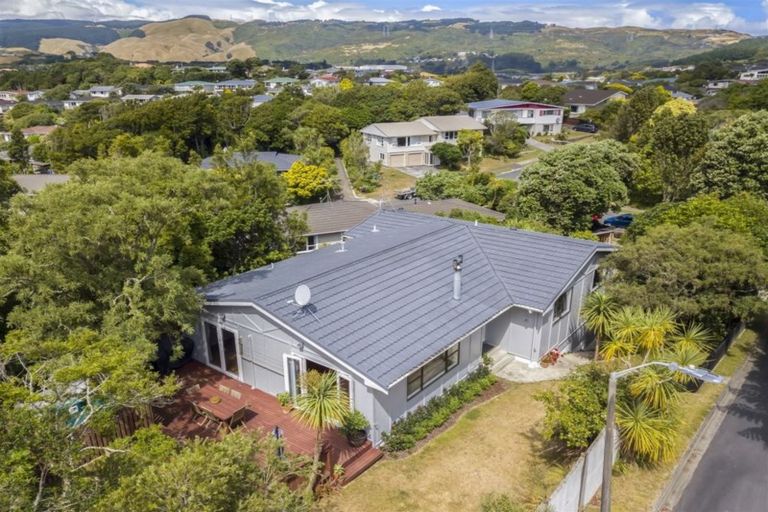 Photo of property in 3 Achilles Close, Tawa, Wellington, 5028