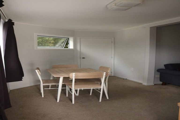 Photo of property in 18 Dunstall Place, Mangere Bridge, Auckland, 2022