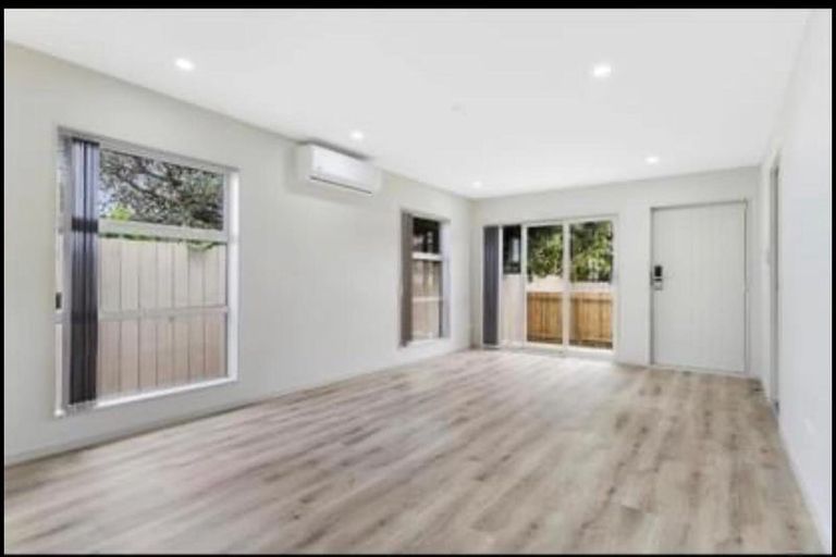 Photo of property in 57f Arimu Road, Papakura, 2110