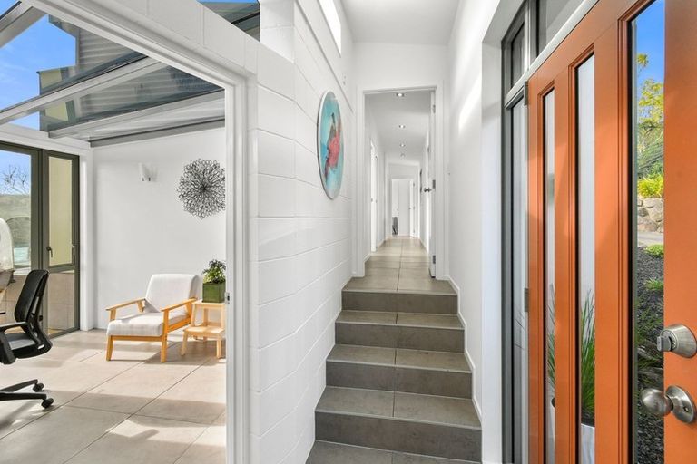 Photo of property in 43 Harry Dreadon Road, Opaheke, Papakura, 2584