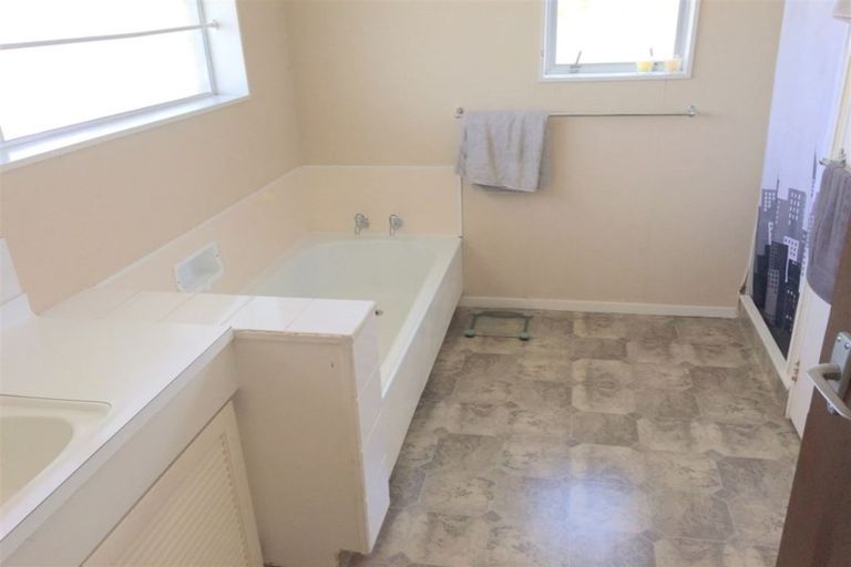 Photo of property in 1/5 Jonathon Street, Brookfield, Tauranga, 3110