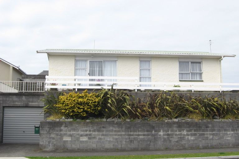 Photo of property in 3/246 Courtenay Street, Strandon, New Plymouth, 4312