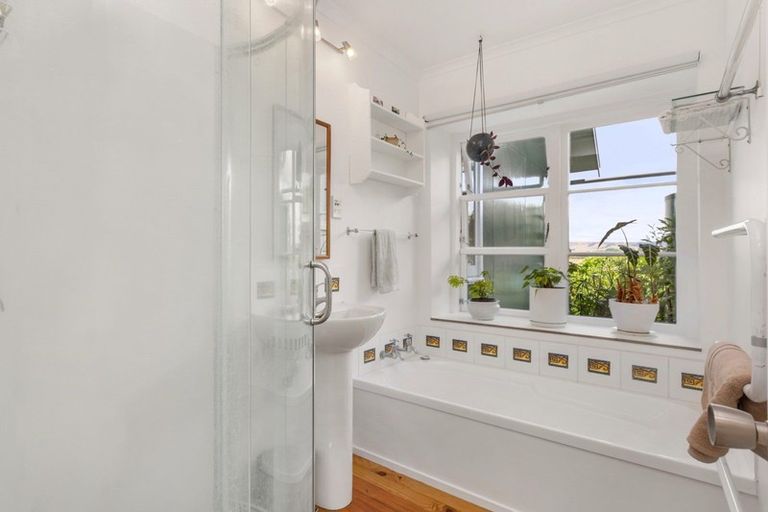 Photo of property in 13 Bay View Road, Raglan, 3225