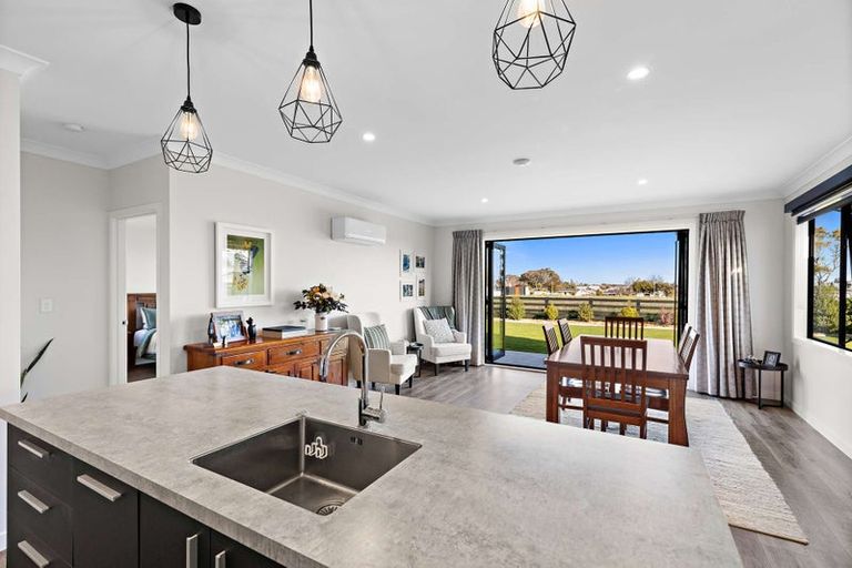 Photo of property in 3 George Street, Bulls, 4818