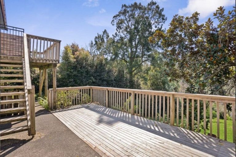 Photo of property in 110 Candia Road, Henderson Valley, Auckland, 0614
