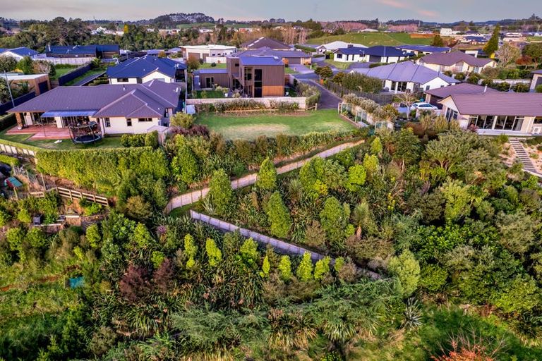 Photo of property in 20 Aderman Place, Hurworth, New Plymouth, 4310